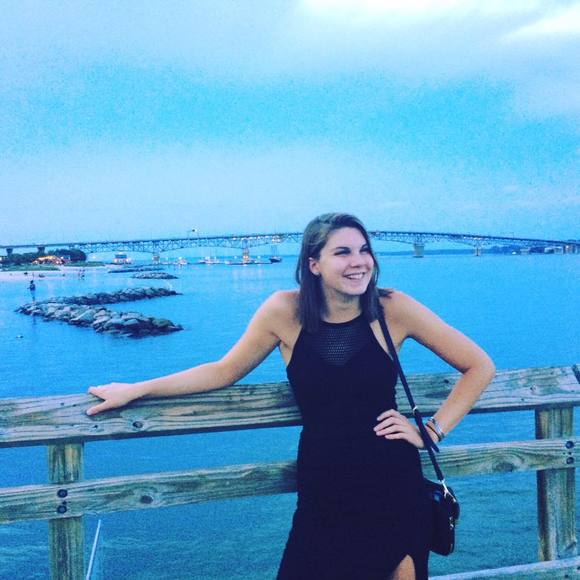 Meet your Posher, Stephanie - Picture 1 of 1